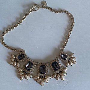 COPY - Ann Taylor Costume jewelry necklace